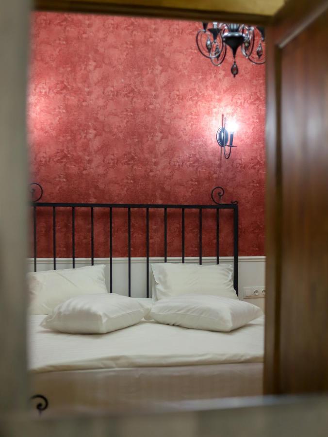 Nur Guest House Gjoemri Buitenkant foto