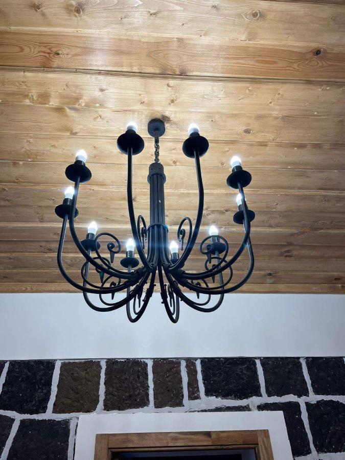 Nur Guest House Gjoemri Buitenkant foto
